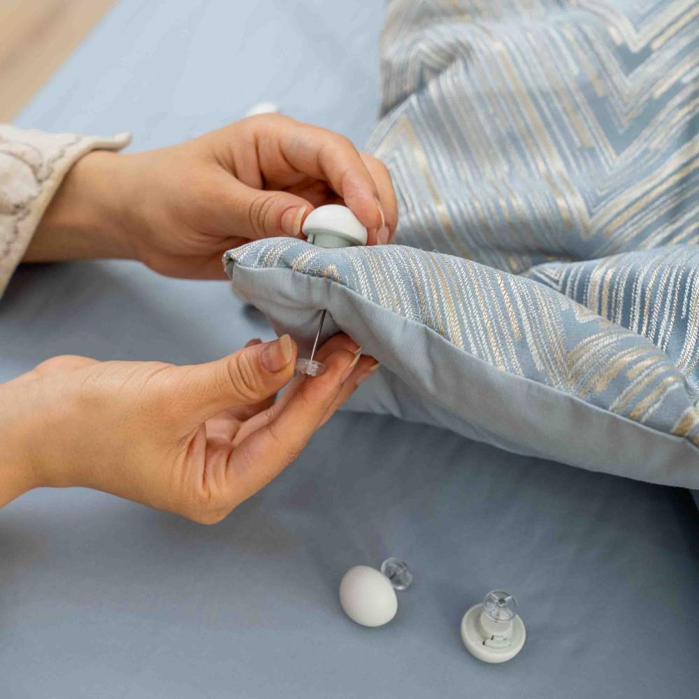 الدبوس المبثت