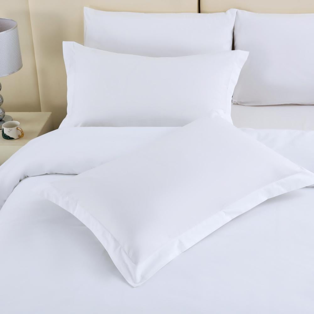 مفرش فندقي ابيض