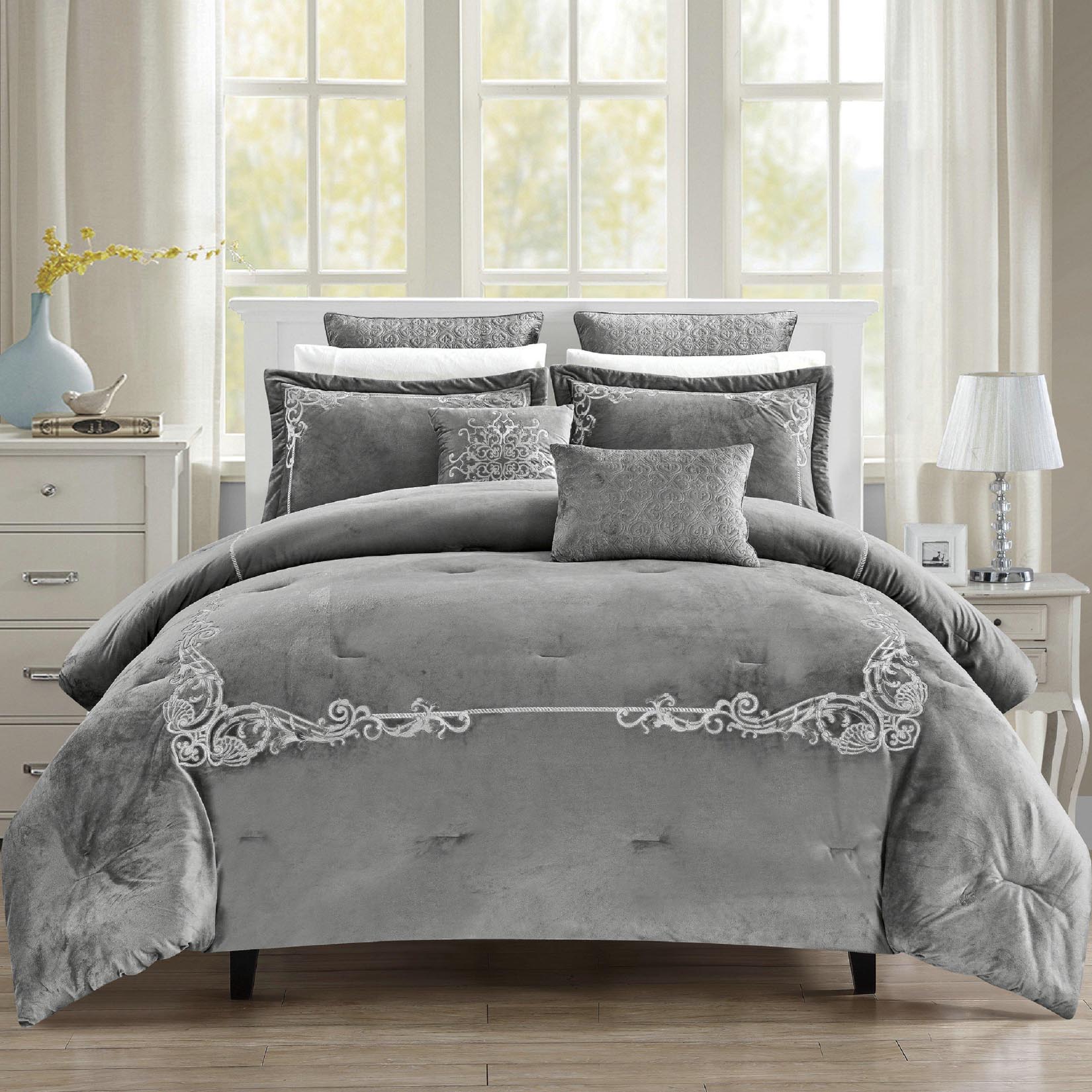 Shahd Luxury Embroidered Winter Comforter King Size 150x200 cm, Gray Velvet, 4 Pieces