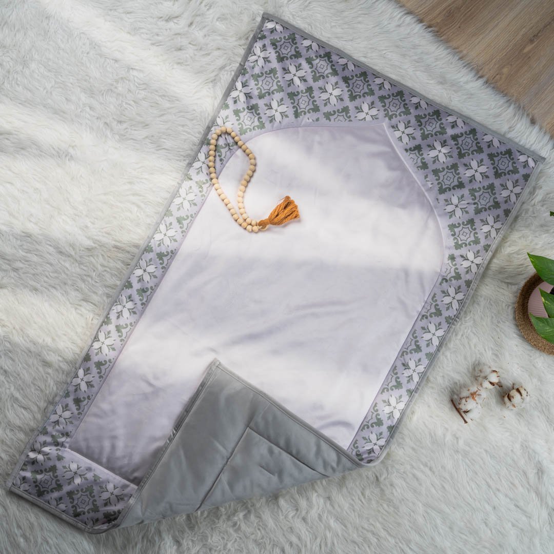 سجادة صلاة رصاصي فاتح وأخضر مقاس 70x120 سم