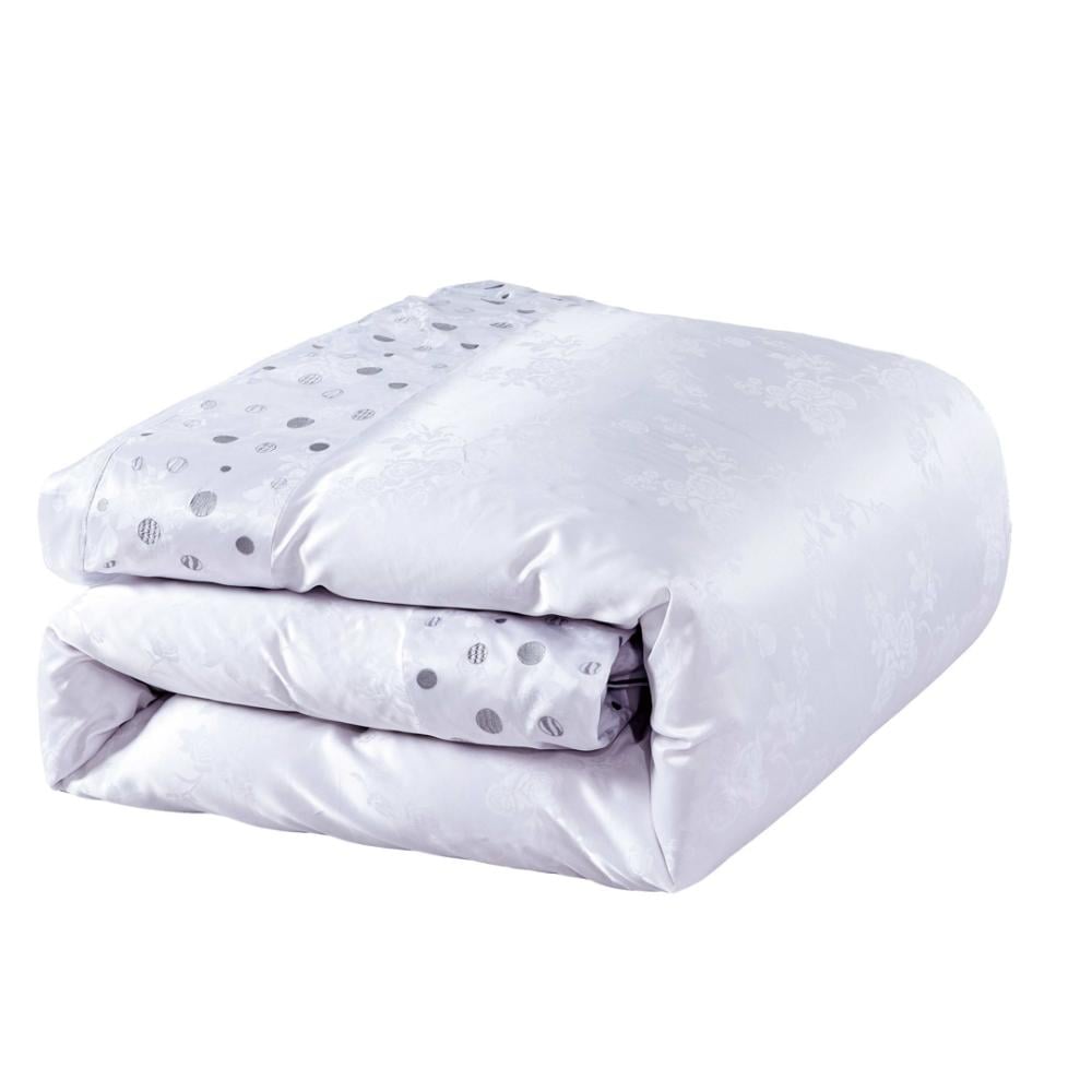 مفرش سرير أبيض