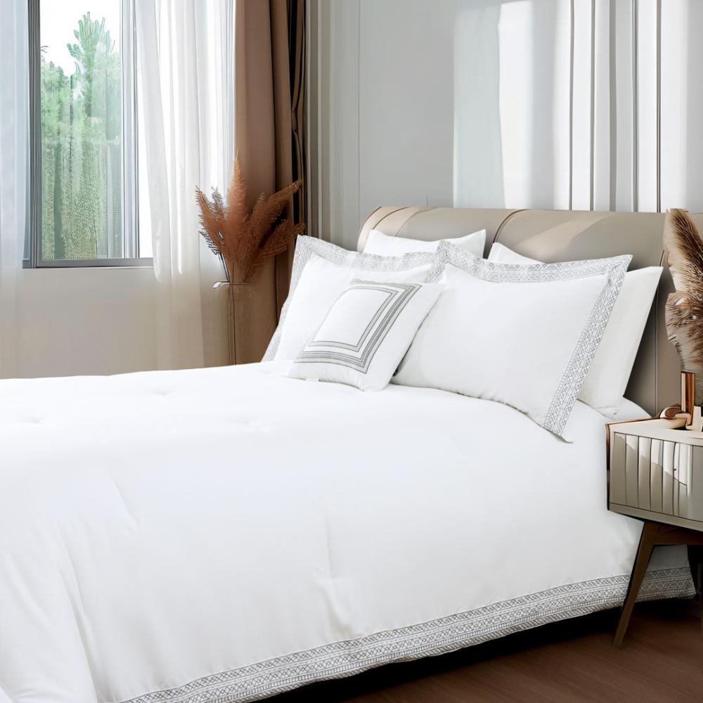 مفرش سرير مطرز