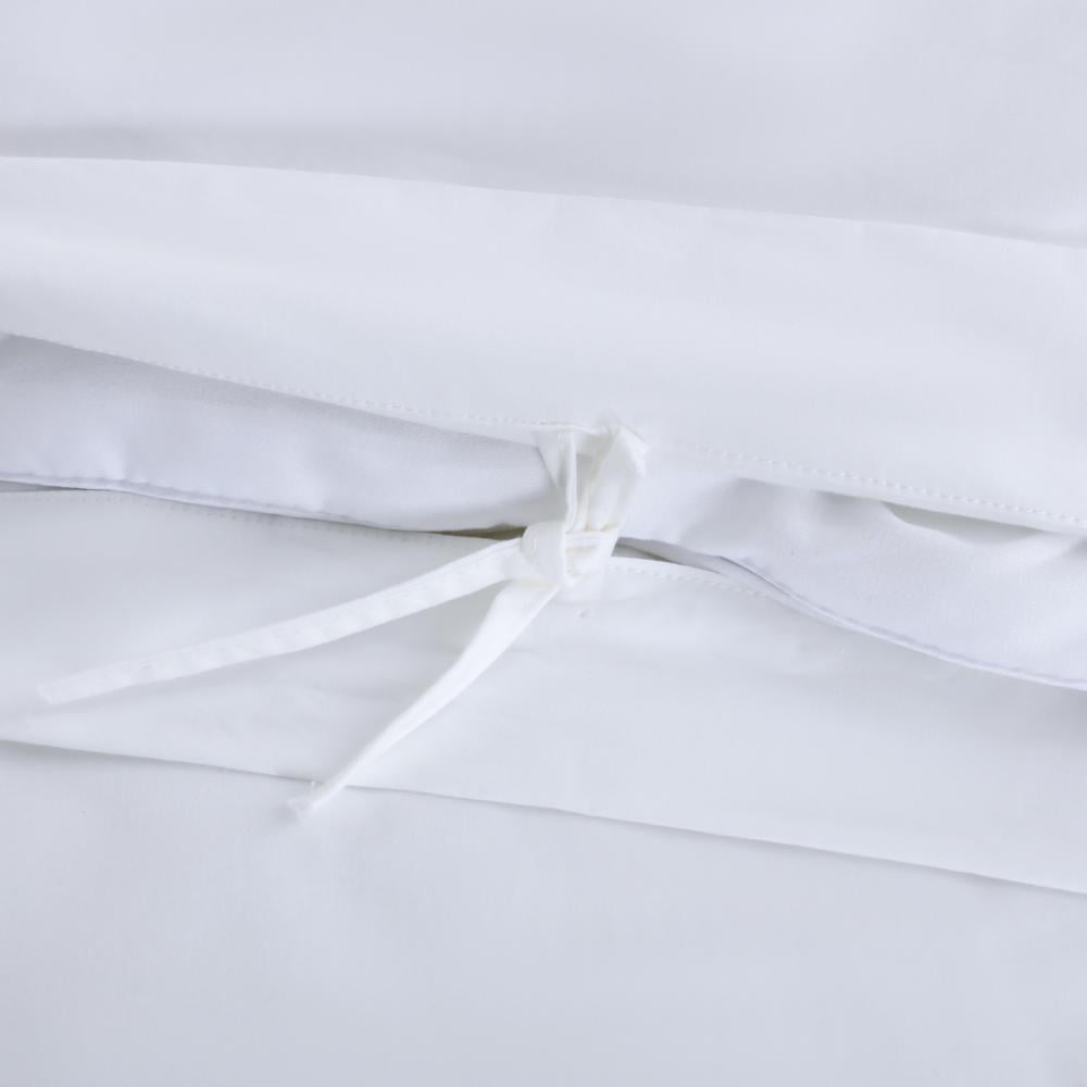 مفرش فندقي ابيض