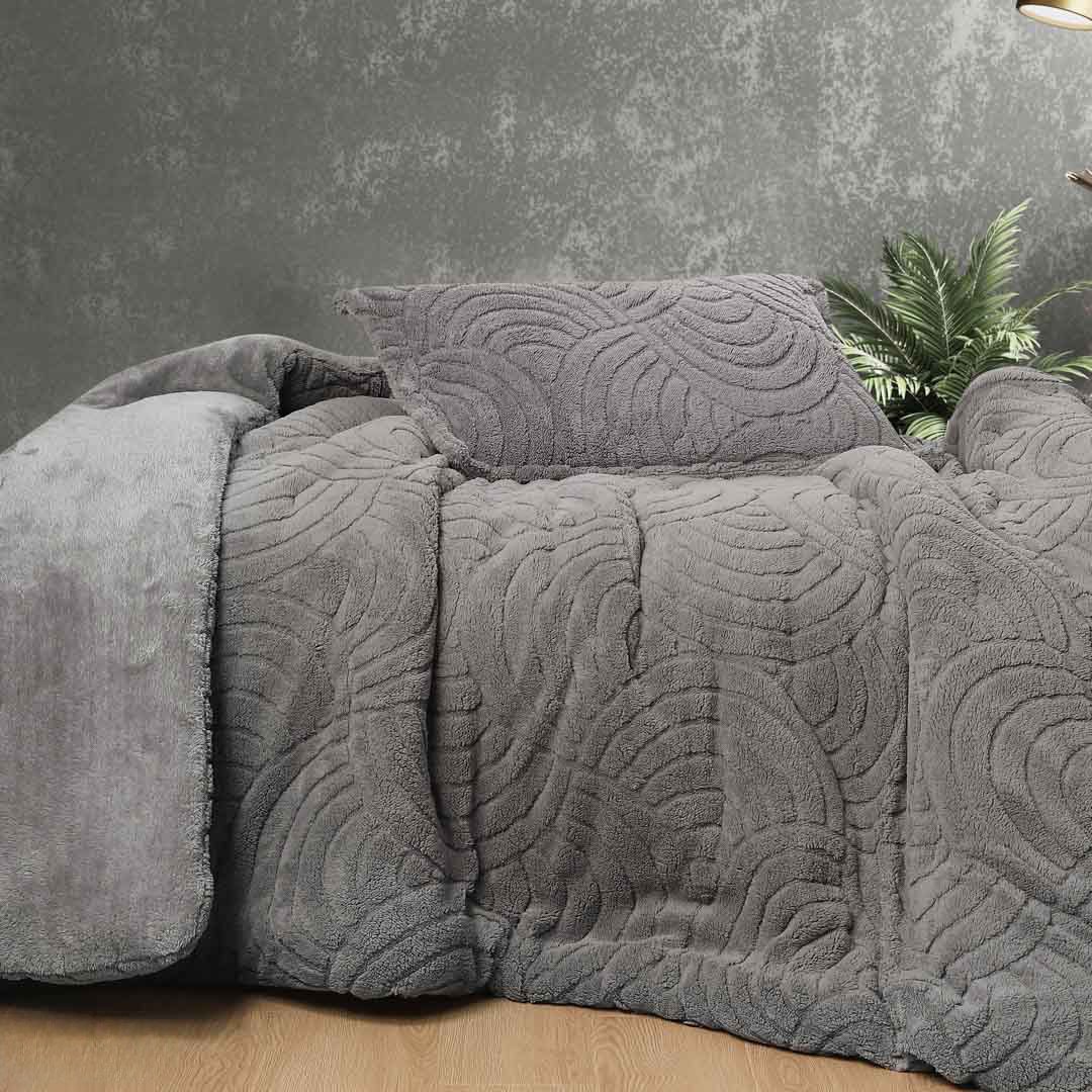 مفرش كولمبوس شتوي فاخر كوين مقاس 200X150 سم فرو  رصاصي عدد القطع 4