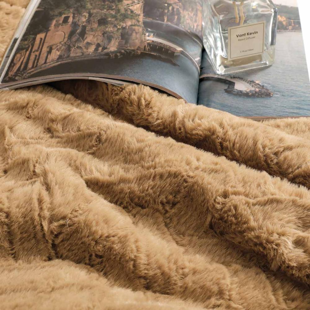 مفرش ستارز شتوي فاخر  كوين مقاس 200X150 سم مخمل و فرو  بني  عدد القطع 4