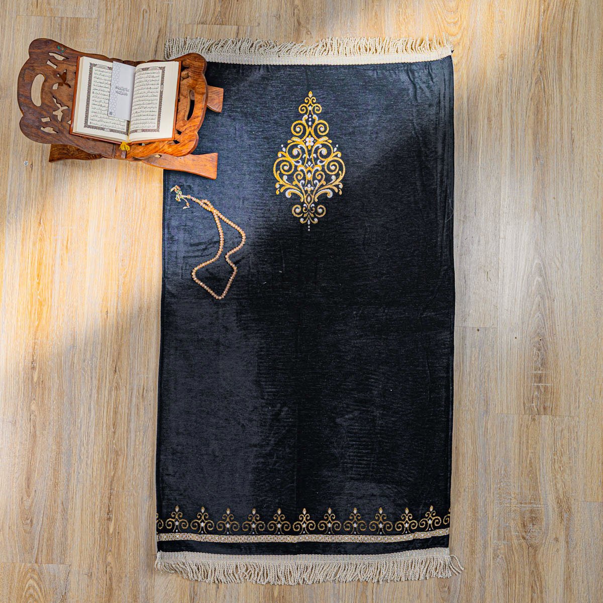 سجادة صلاة مطرزة أسود مقاس 70x120 سم