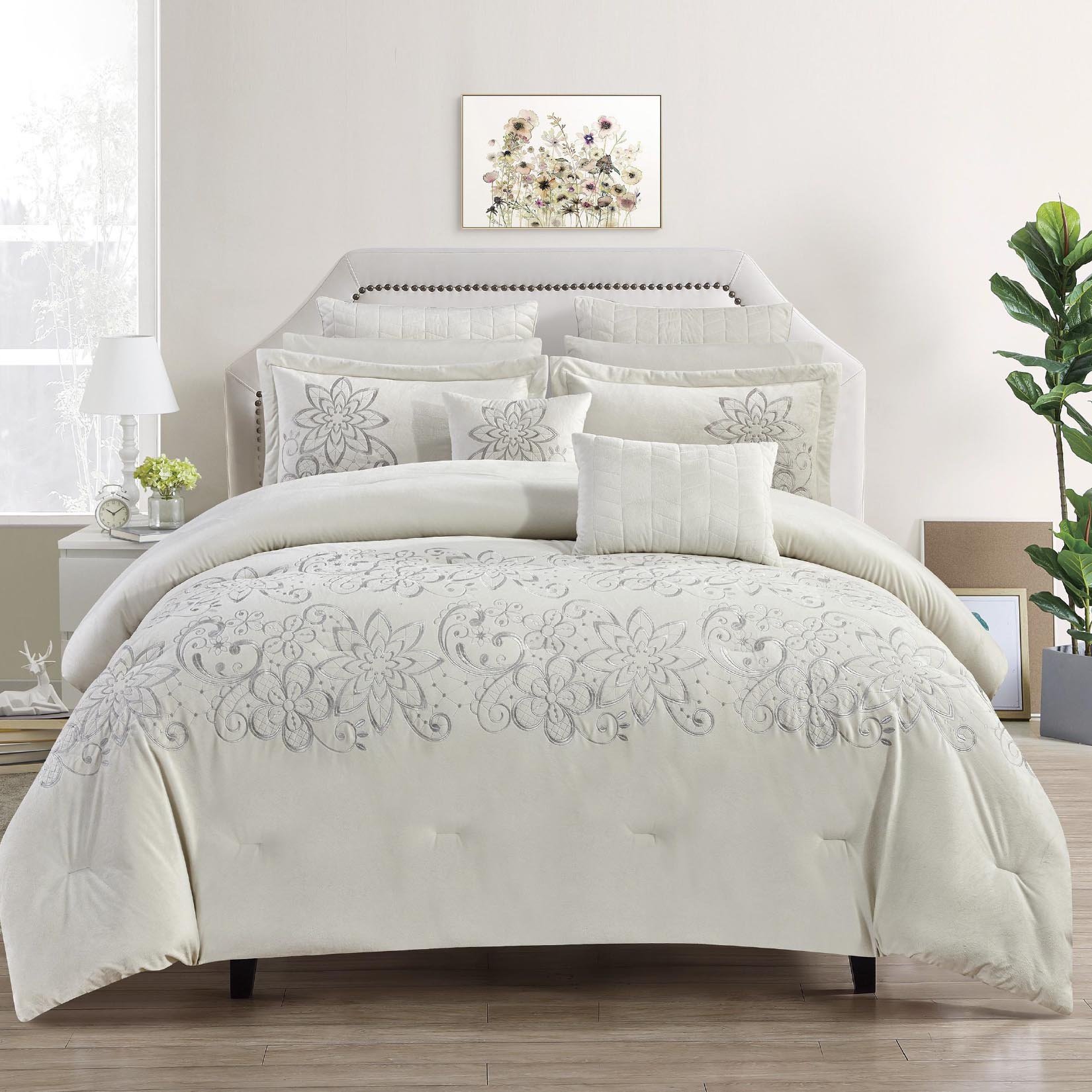 مفرش جنوا فاخر شتوي مطرز مقاس كوين 150x200 سم , مخمل أبيض عدد القطع 4