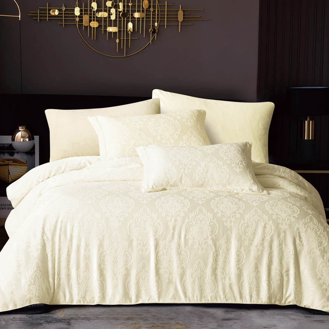 Naturals Velvet Jacquard Winter Double Bedding Cream 6Pcs