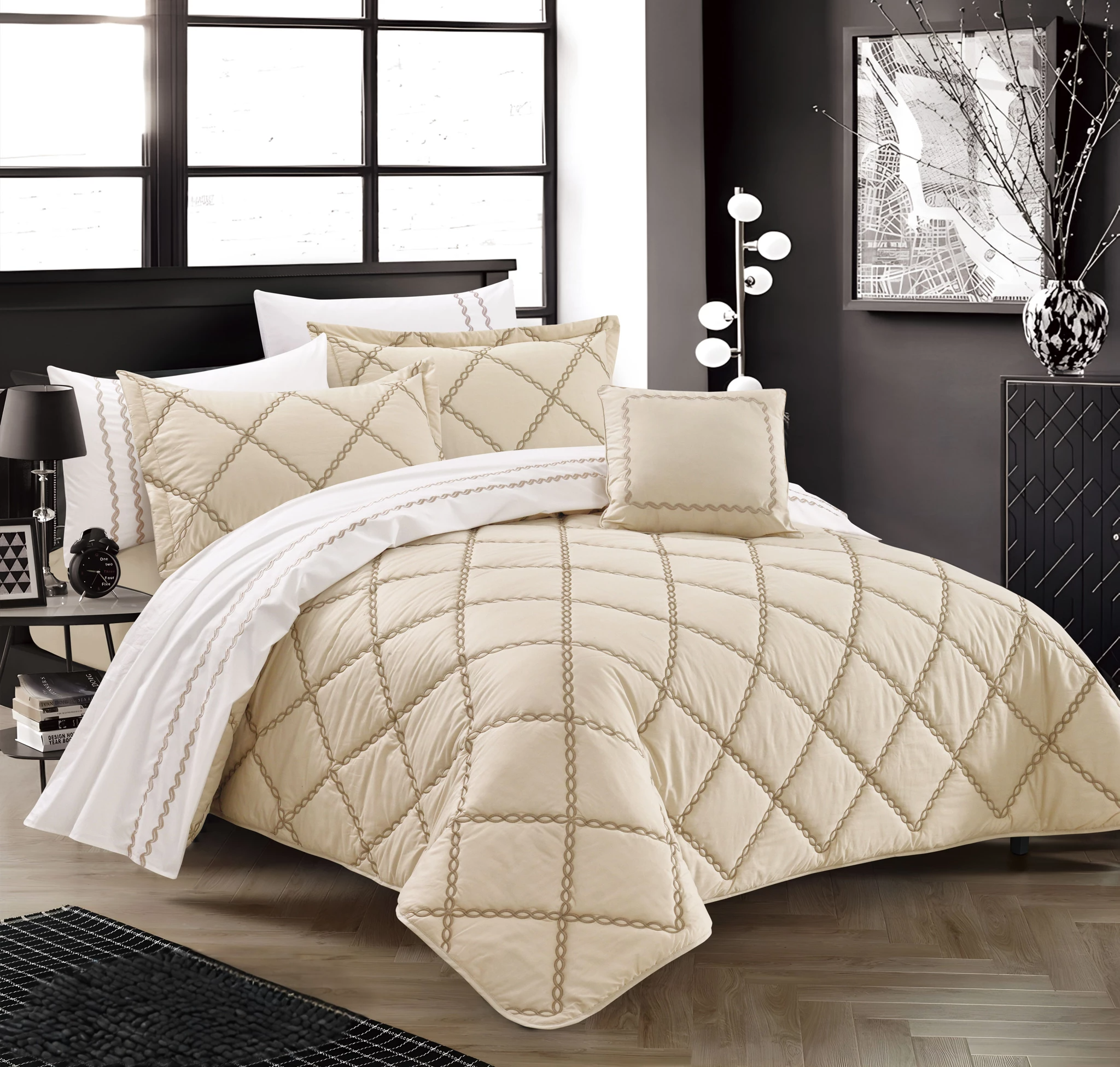 مفرش لندن صيفي مضغوط مزدوج مطرز فاخر بيج عدد القطع 8