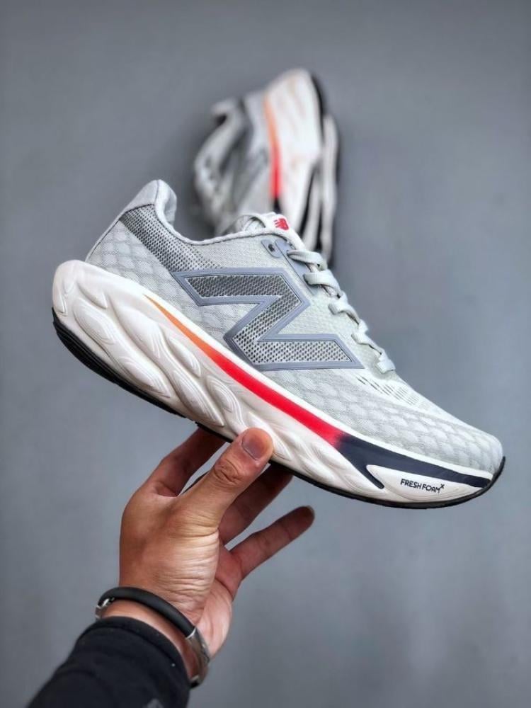 نيوبالانس 1080V14