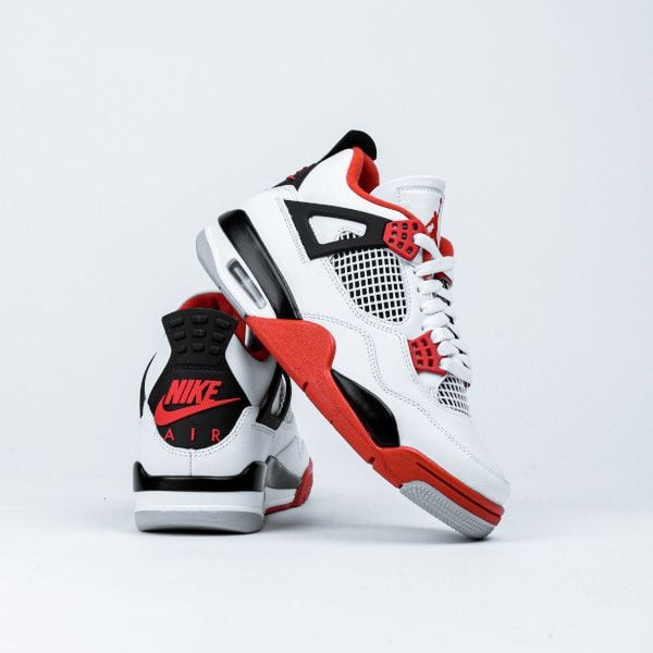 Air Jordan Retro 4