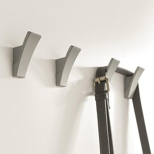 علاّقات جدارية بتصميم عصري