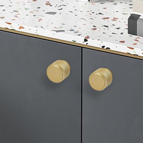 مقبض دائري أنيق باللون الذهبي