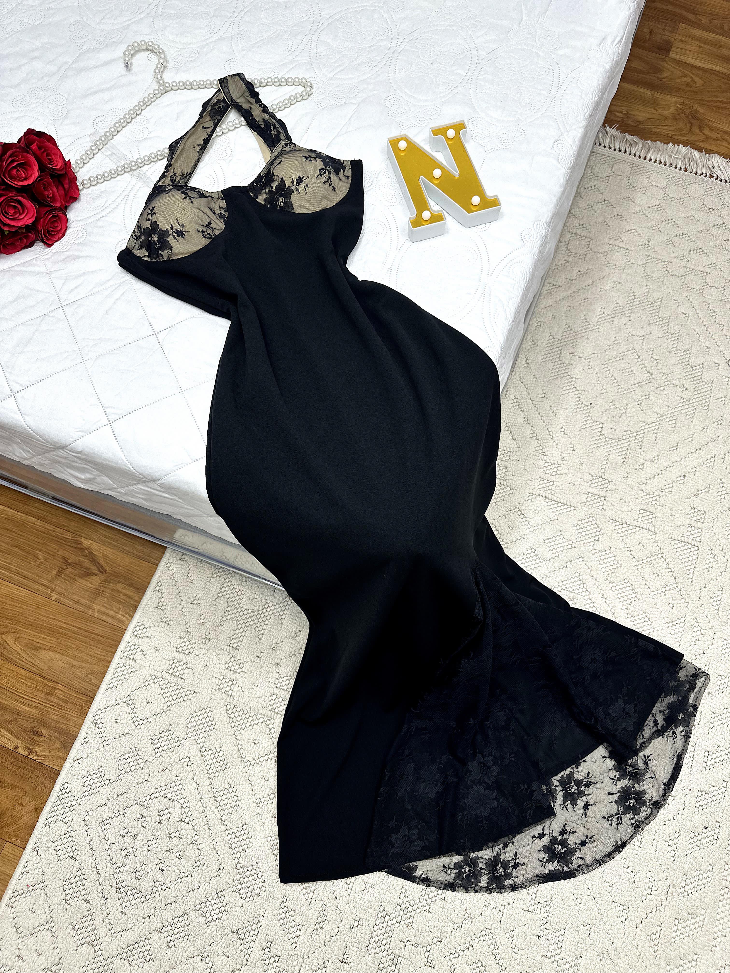 فستان اسود دانتيل