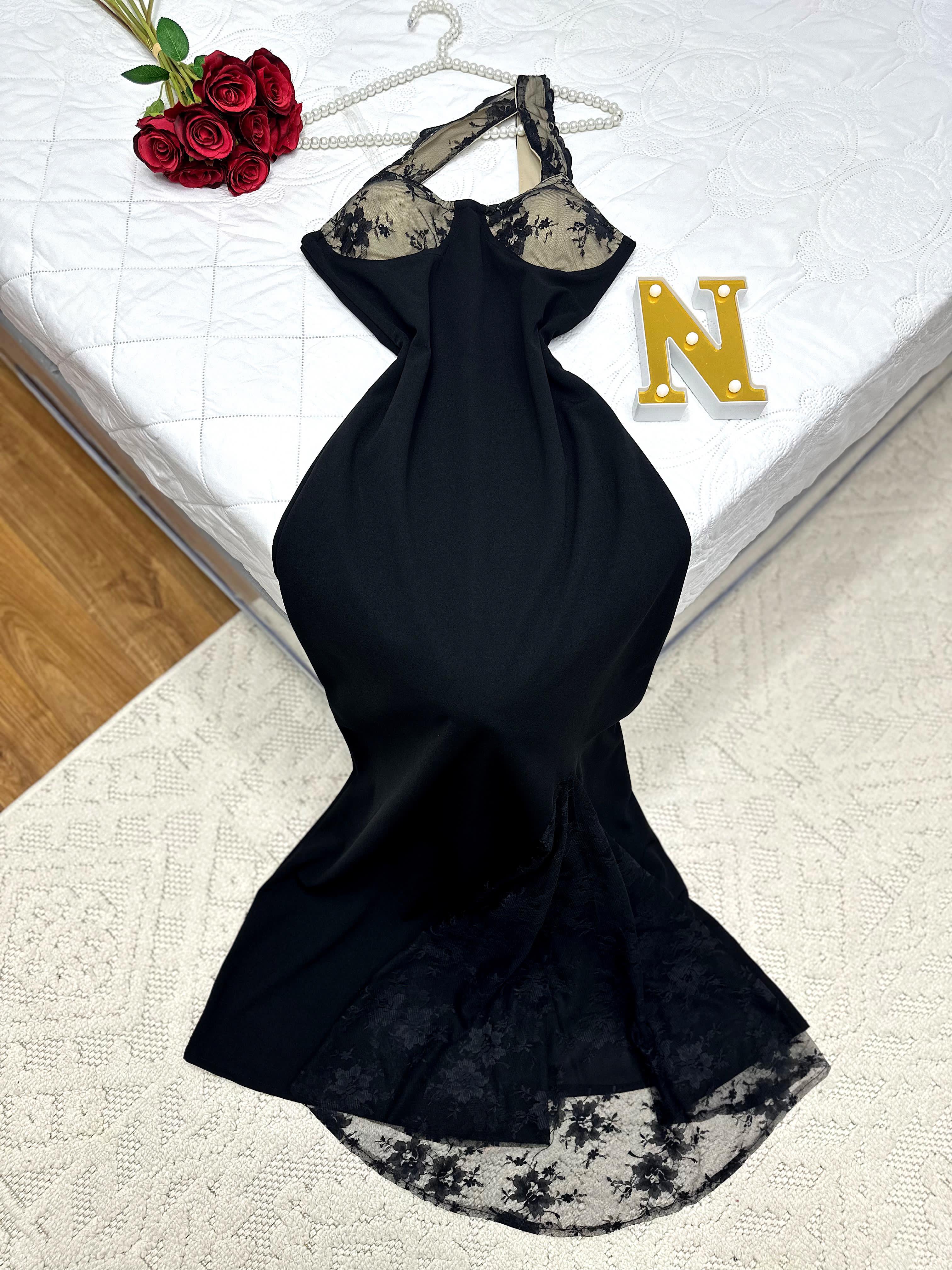 فستان اسود دانتيل