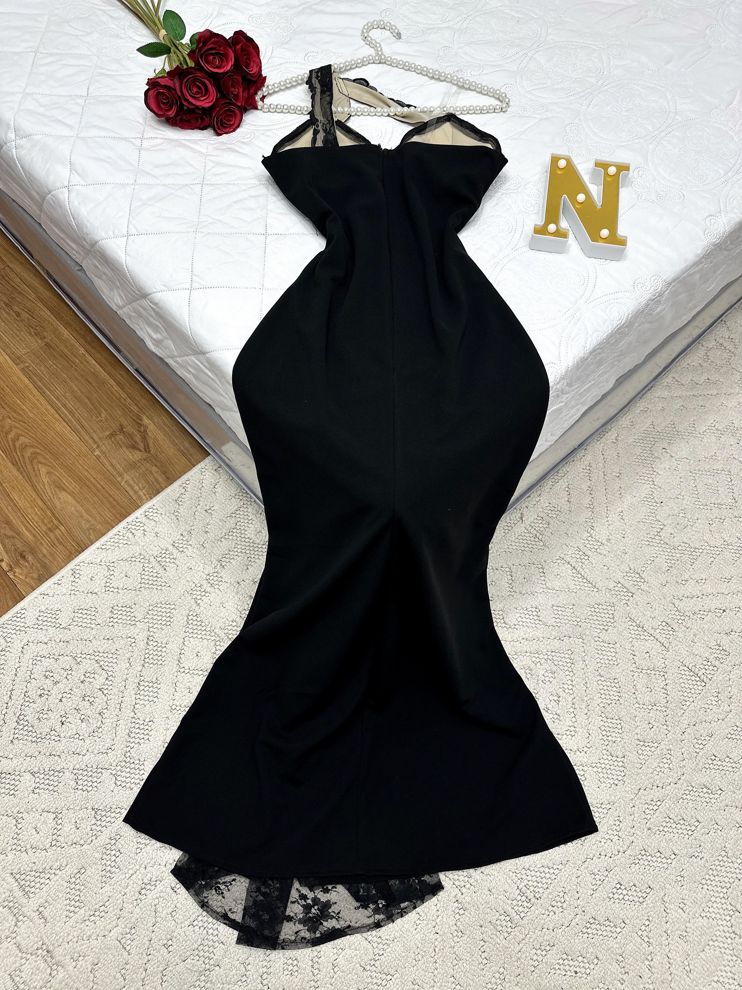 فستان اسود دانتيل