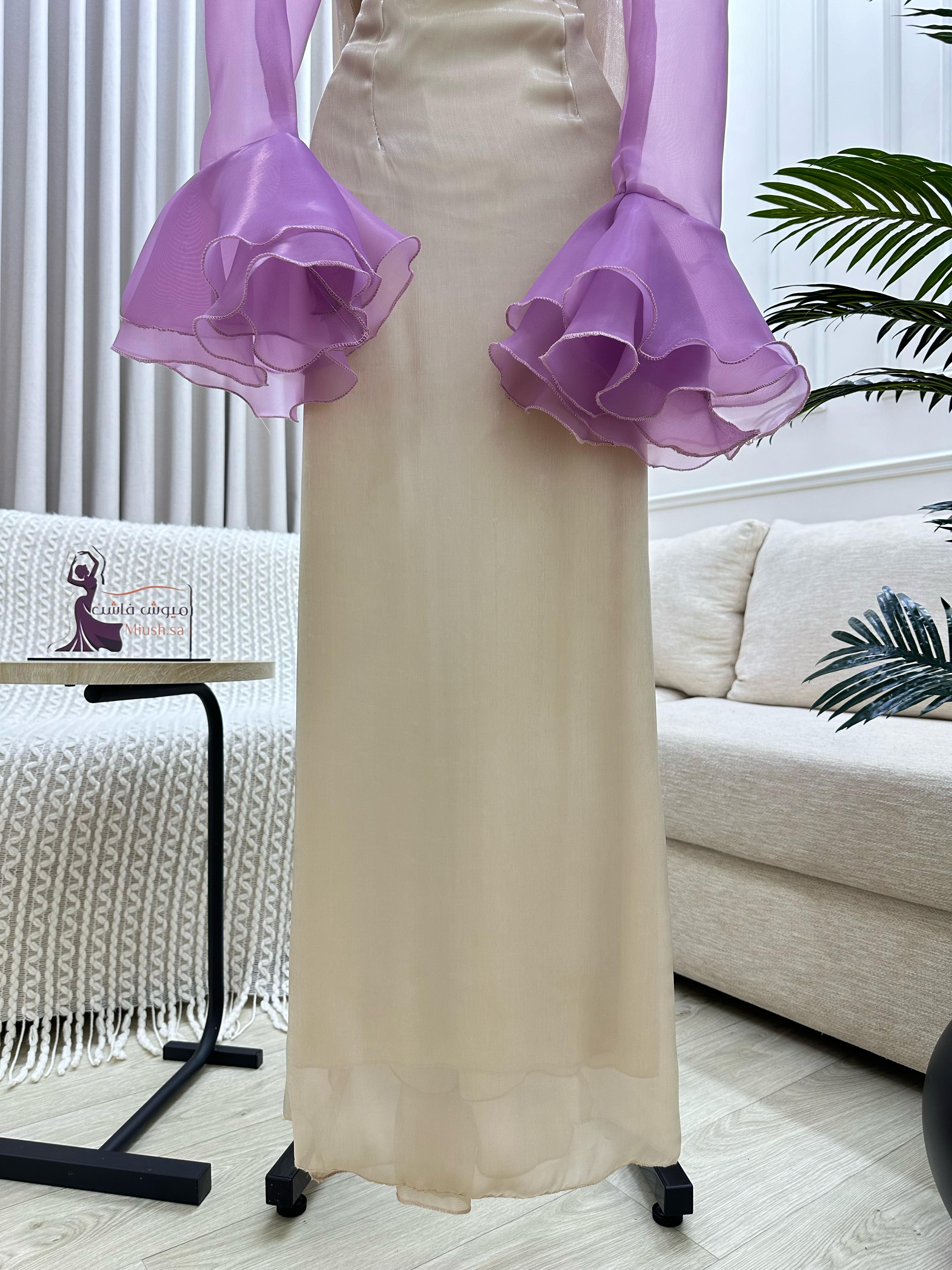 فستان ناعم توب بأكمام منفصلة وشال خارجي لون سكري