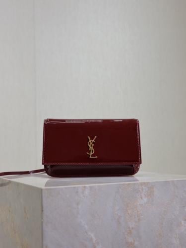 CASSANDRE PHONE HOLDER IN PATENT LEATHER