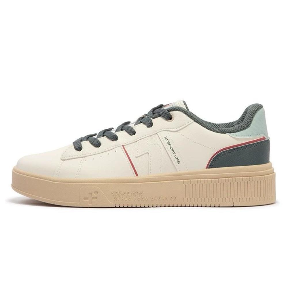 حذاء رجالي رياضي ابيض