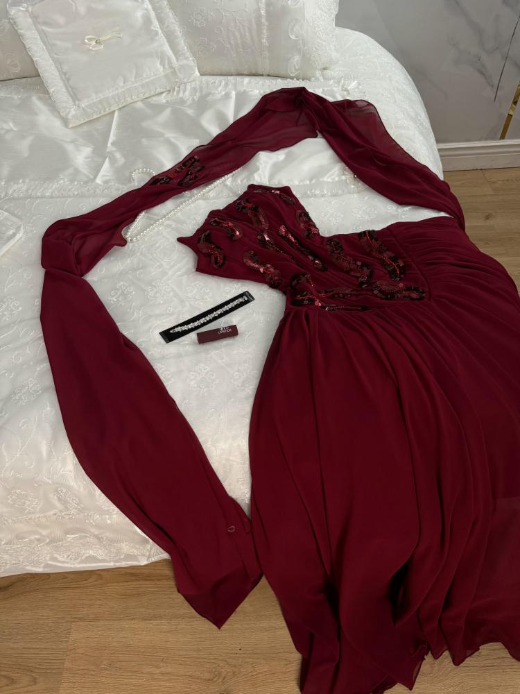 فستان سهرة عنابي تطريز صدر