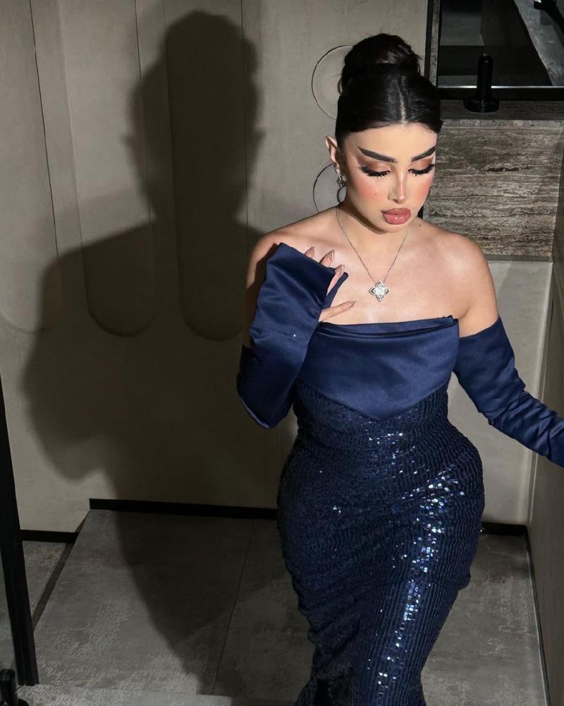 فستان سهرة كحلي كلفه ترتر