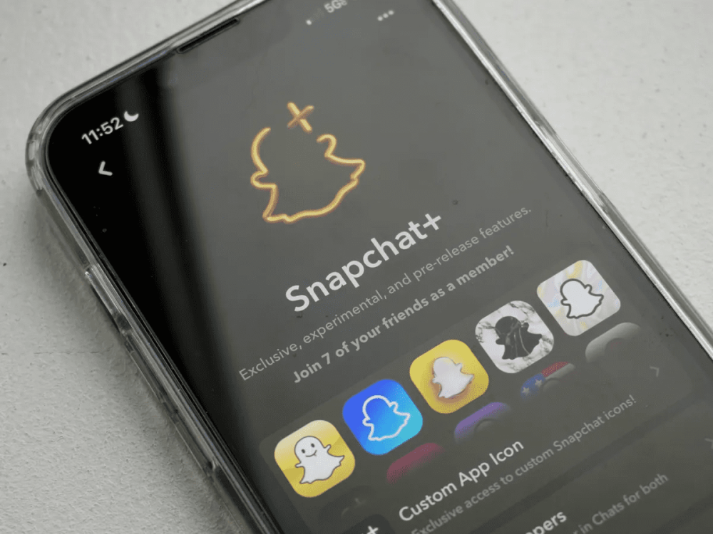 كيف أشترك في سناب بلس للايفون
