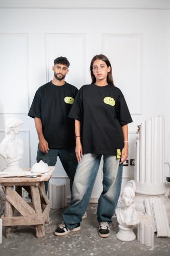 Black oversized smile t-shirt
