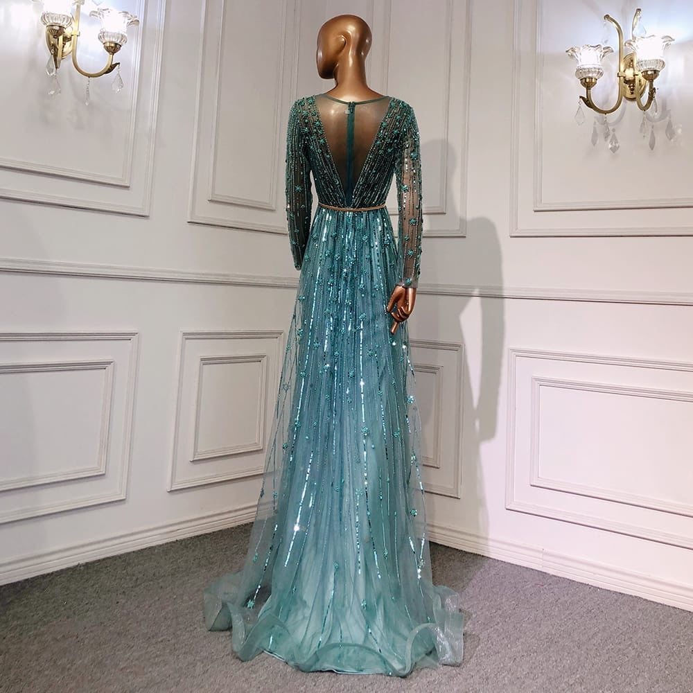 فستان سهرة بأكمام طويلة مطرز بالخرز