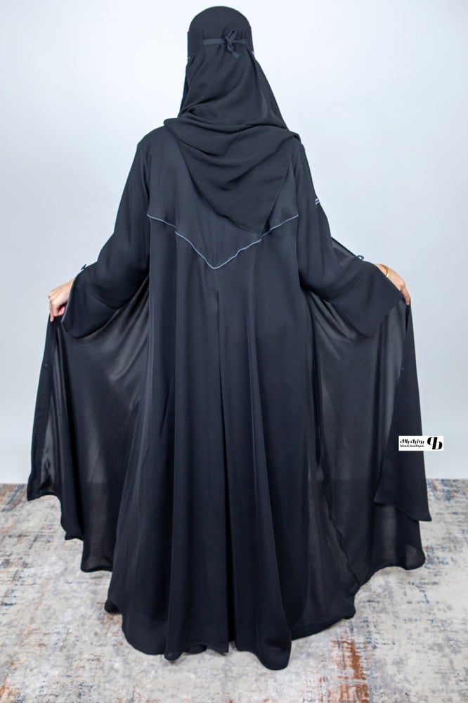 عباية نص كلوش قماش انترنت الأكمام سفطة لون رمادي وكسرة من الخلف BB169