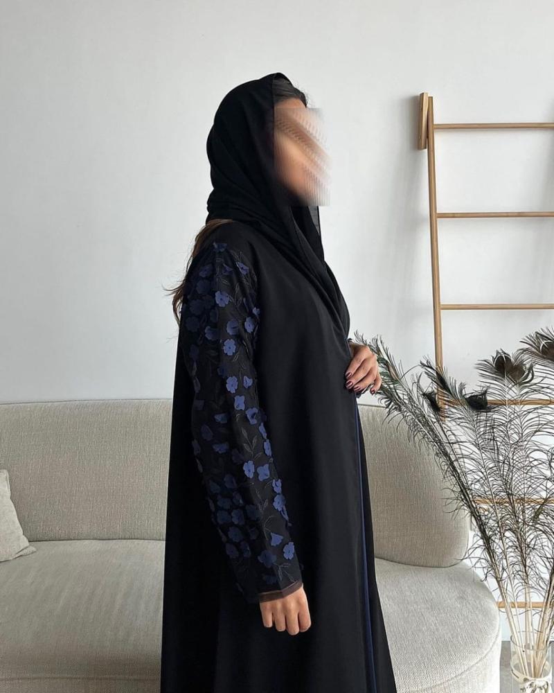 عبايه اكمام دانتيل