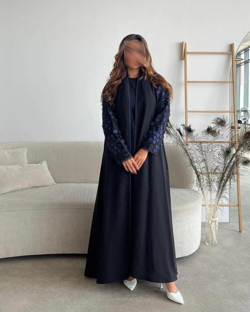 عبايه اكمام دانتيل
