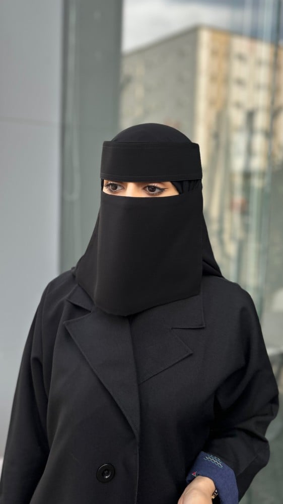 نقاب كازا مقوى قصير مطاط مائل