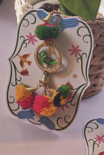 تعليقة بطراز شعبي