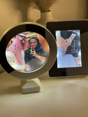 مرايا مضيئة (صورة حسب الطلب)