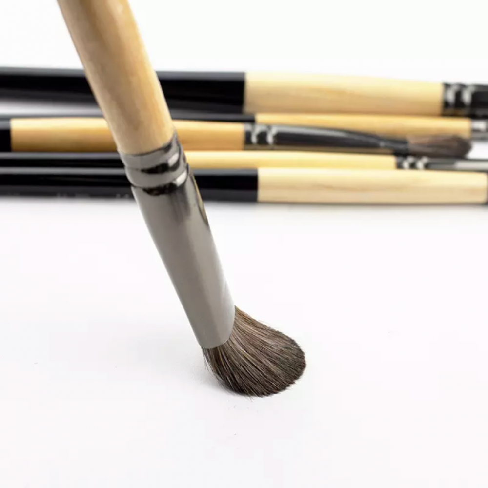 Artist brush