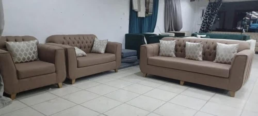 طقم كنب داخلي مودرن فاخر بلون بني كابتونيه مكون من 2 كنبة ثنائية +  كرسي - MS_ID_SET_00085