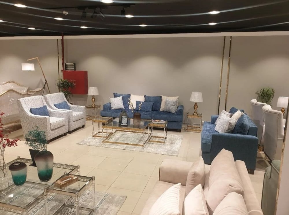 طقم كنب 7 اشخاص .
