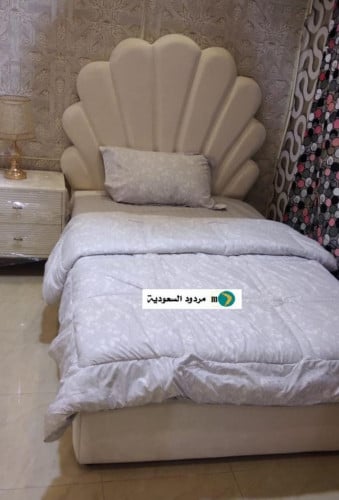 سرير متوفر عدة مقاسات