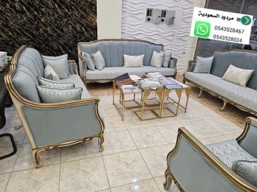 طقم كنب.