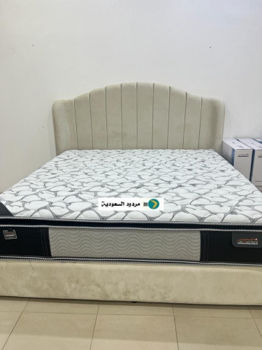 سرير متوفر عدة مقاسات