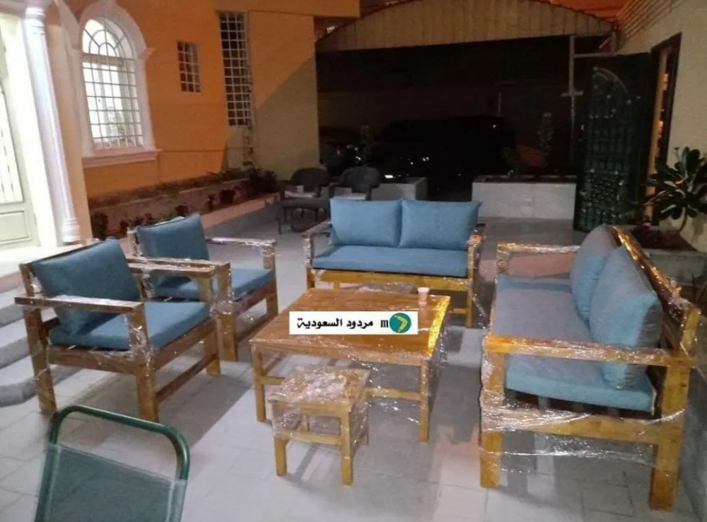 كراسي خشب طبيعي ( حدد العدد ويتحدد لك السعر )