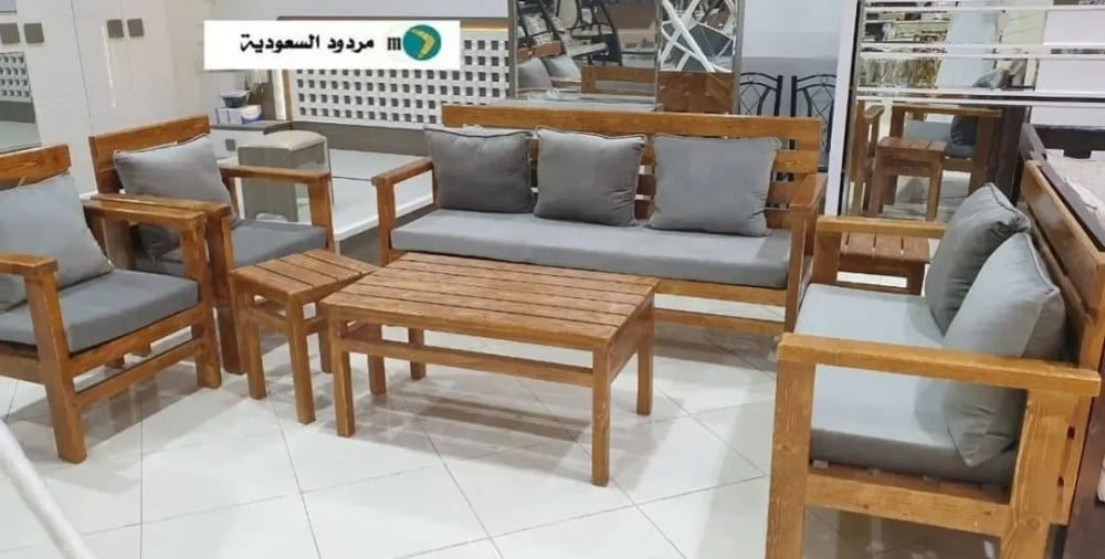 طقم جلسة من الخشب والفرش