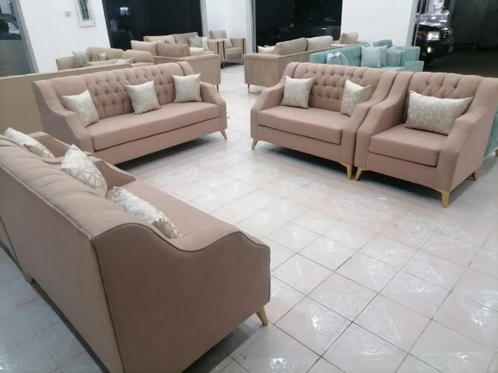 طقم كنب داخلي مودرن فاخر بلون وردي مغبر وكابتونيه مكون من كنبة ثلاثية + كنبة ثنائية + 2 كرسي - MS_ID_SET_00087