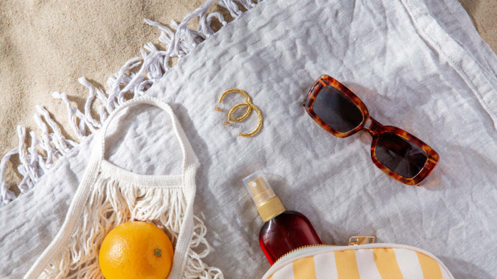 كيف ترتبين حقيبة إجازة الصيف على الشاطئ – خطوة بخطوة