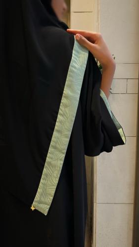 Wide Sleeve Lined in Printed Mint green