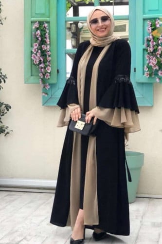 عباية وفستان