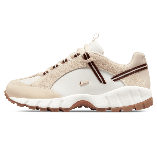 Nike Jacquemus - بيج
