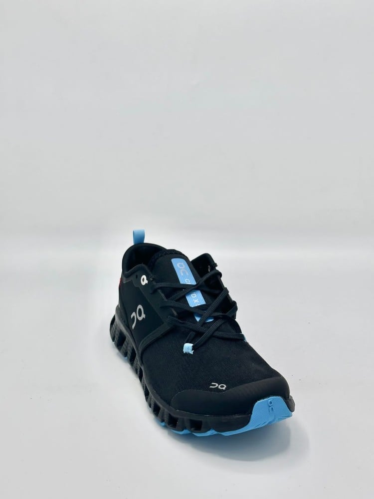 ON RUNNING Cloud X 3 Shift