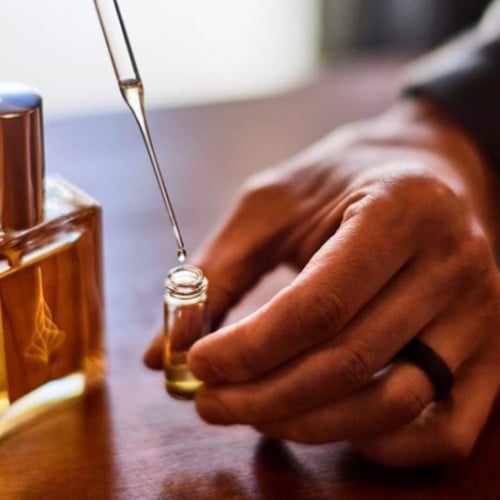 اصنع عطرك