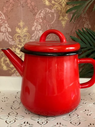 إبريق احمر غطاء حديد